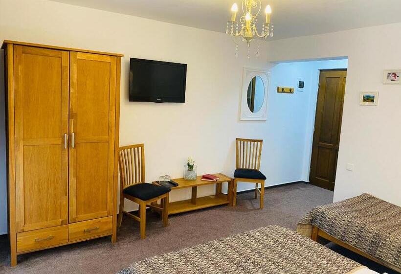 バルコニー付きスタンダードトリプルルーム, Pensiunea Doina Bucovinei