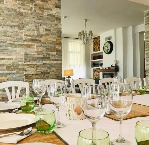 １ベッドルームハウス, Pensiunea Doina Bucovinei