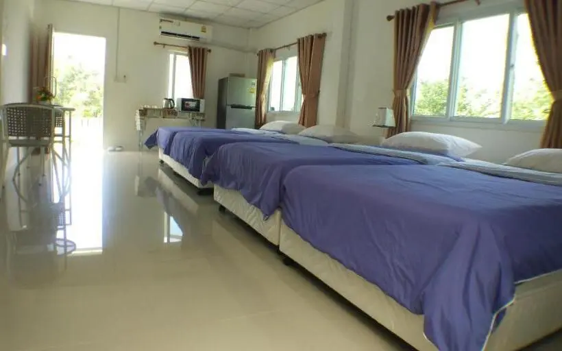 スタンダード４人部屋, บ้านเอื้อมดาว เขาค้อ