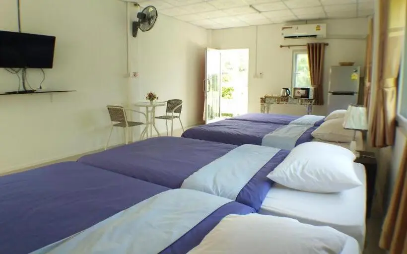 スタンダード４人部屋, บ้านเอื้อมดาว เขาค้อ