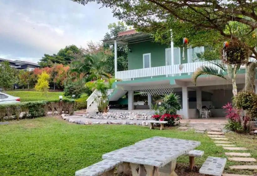 スタンダード４人部屋, บ้านเอื้อมดาว เขาค้อ
