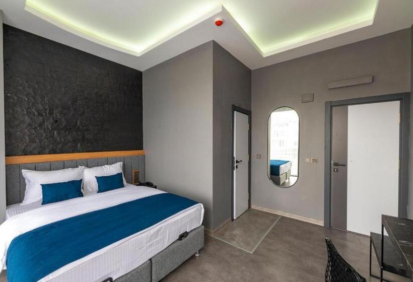 Quarto Deluxe Individual, Melanj Airport