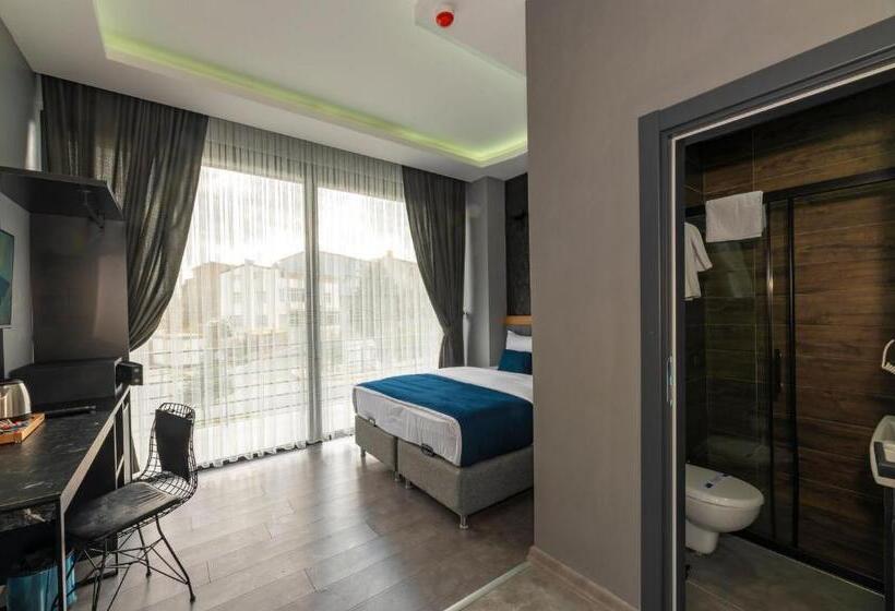 Quarto Deluxe, Melanj Airport