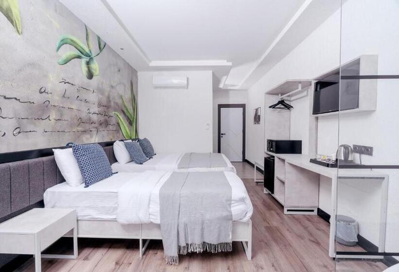 Quarto Deluxe com Hidromassagem, Melanj Airport