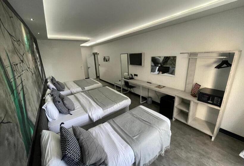 Suíte Familiar, Melanj Airport