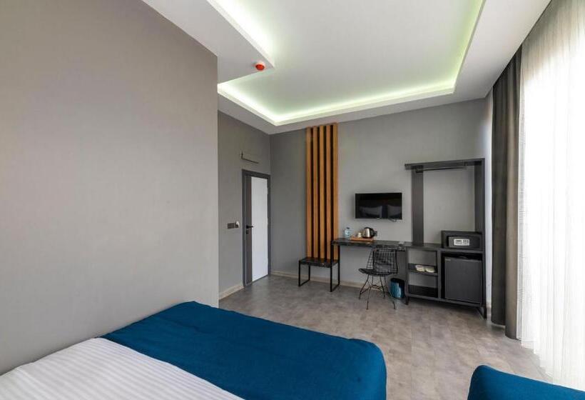 Quarto Deluxe, Melanj Airport