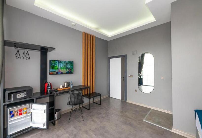 Quarto Estandar Individual com Sacada, Melanj Airport