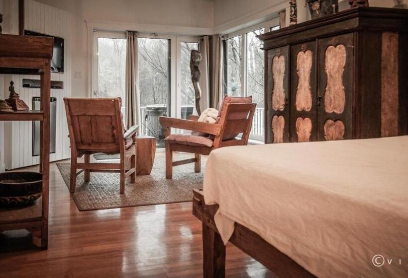 Люкс Вид на Реку, Villa Nao