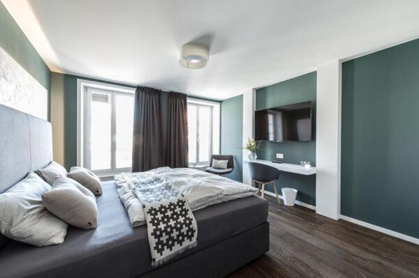 חדר דלוקס, Wolke 4