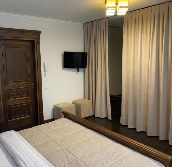 اتاق خانوادگی, едем