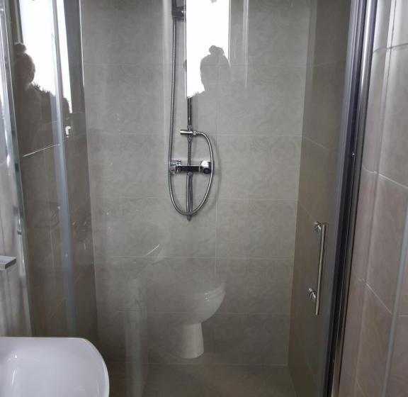 اتاق خانوادگی, едем