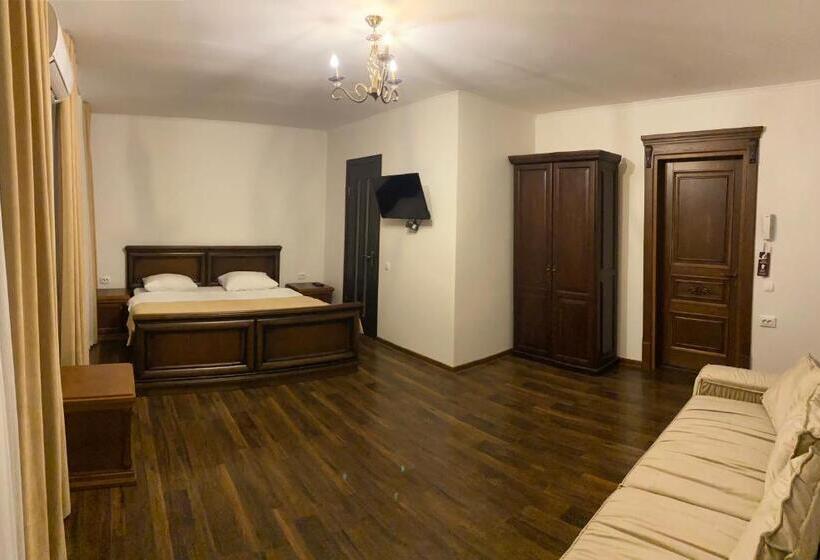 اتاق خانوادگی, едем