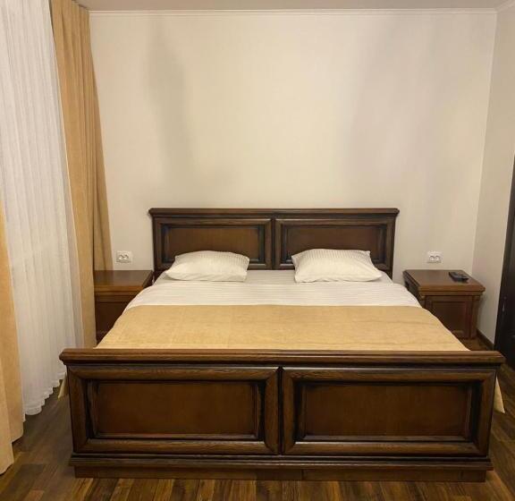 اتاق خانوادگی, едем