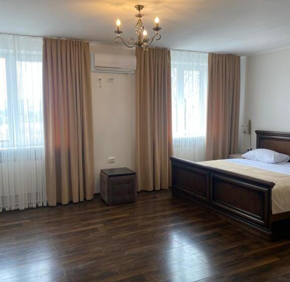 اتاق خانوادگی, едем