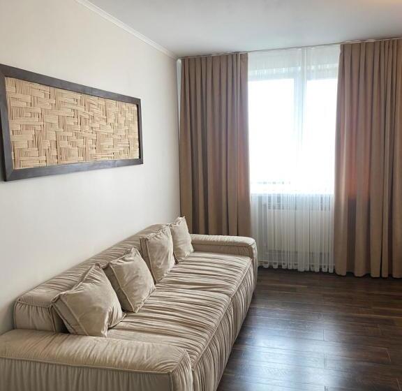 اتاق خانوادگی, едем