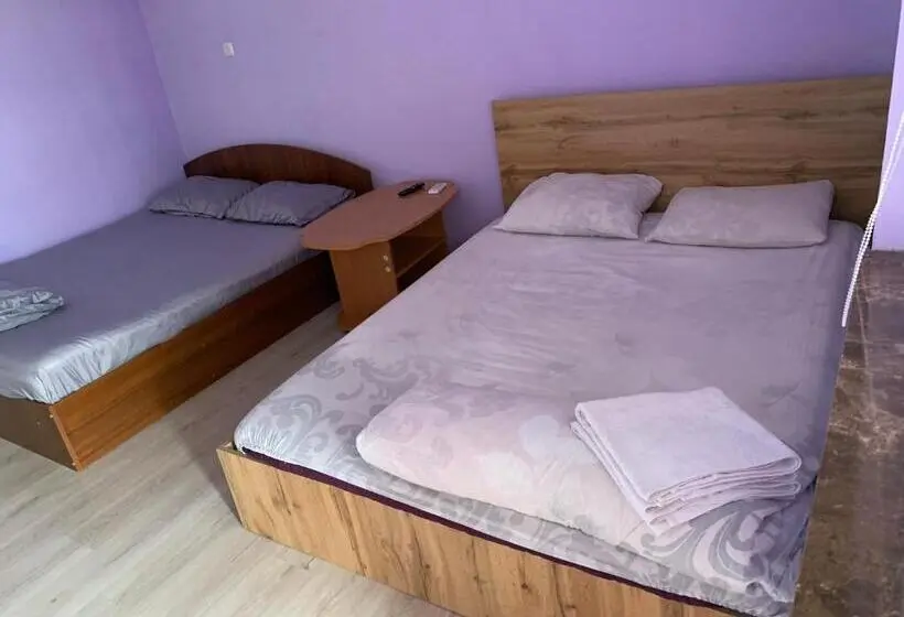 スタンダード4人部屋, гостиный дом Comfort