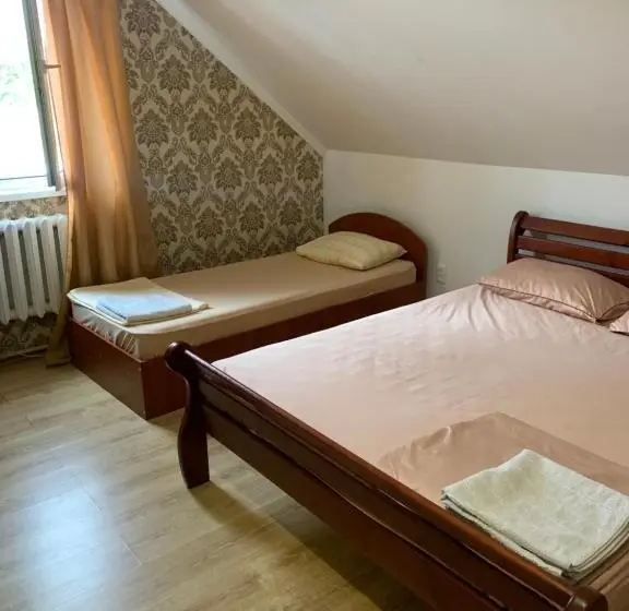 コンフォートトリプルルーム, гостиный дом Comfort