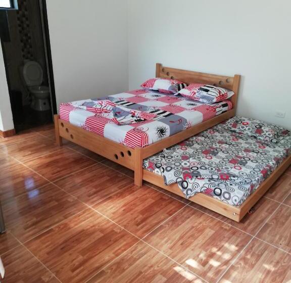 غرفة قياسية ثلاثية, Centro Vacacional Los Pijaos