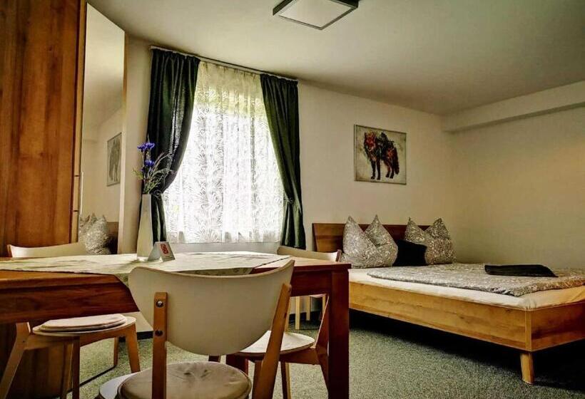 スタンダードトリプルルーム, Landhaus Kirchberg