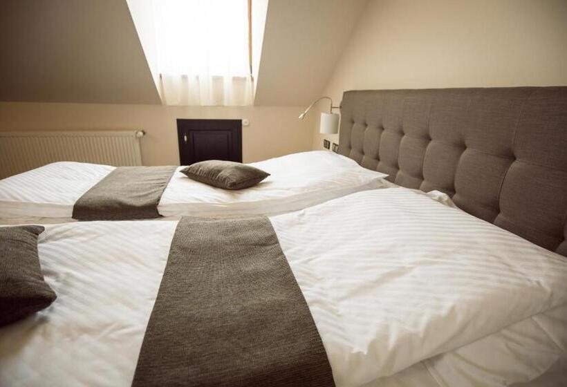 Номер Стандарт, Pension Kokel