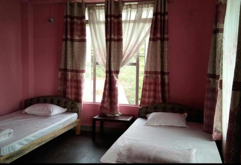 غرفة قياسية رباعية, Vamoose Rainbow Valley Resort