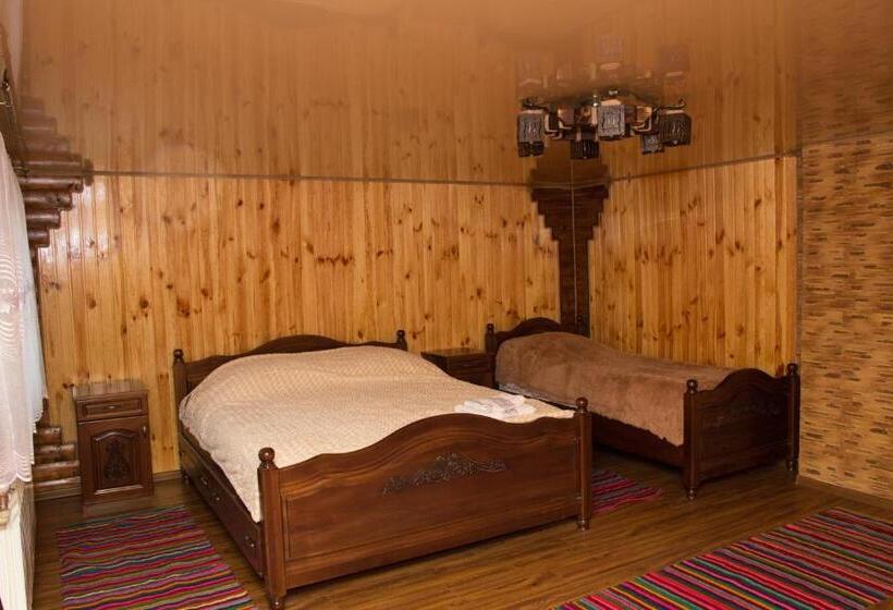 Habitació Triple Estàndard, карпатське сяйво