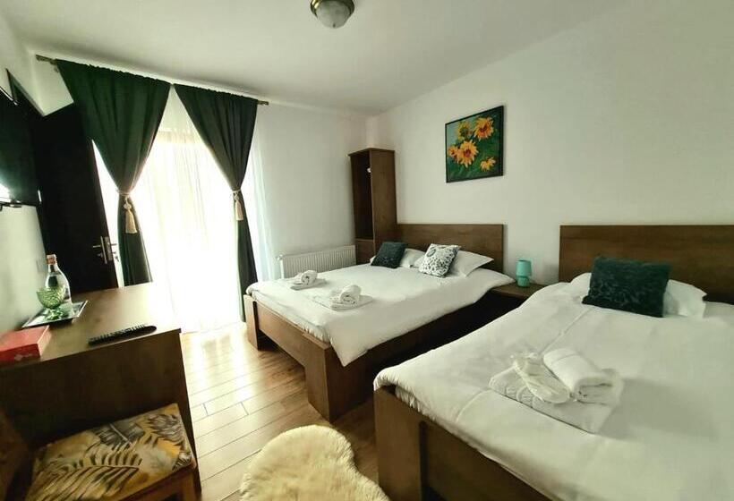 스탠다드 트리플 룸, Mera Hills House