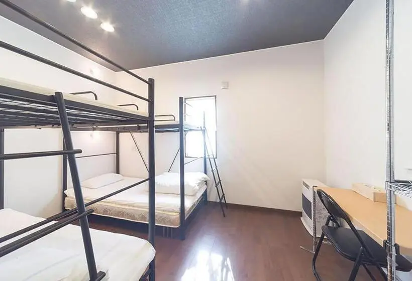 エコノミー4人部屋, Guesthouse Nibutani Yanto