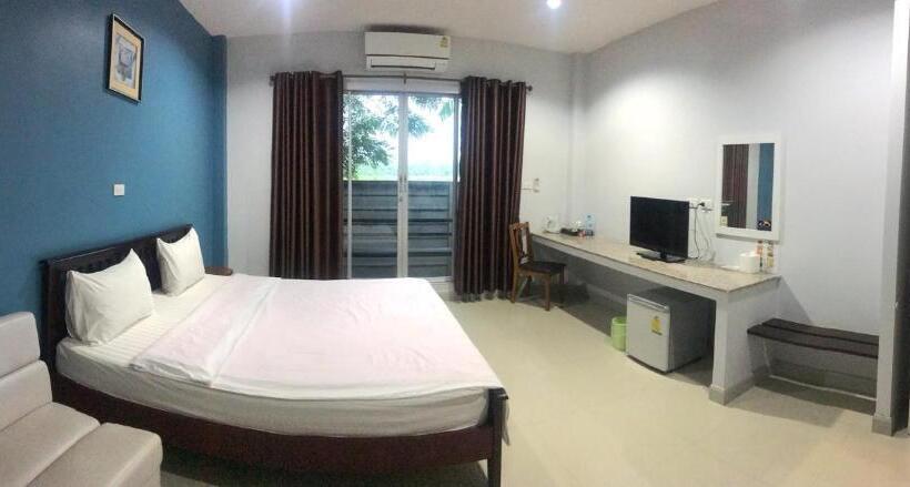 발코니 디럭스 룸, บ้านพระจันทร์ รีสอร์ท