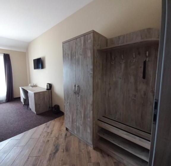 스탠다드 룸 킹사이즈 침대, ліжниця