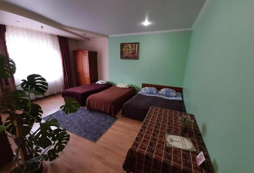 발코니가 있는 4인용 스탠다드 룸, лагуна