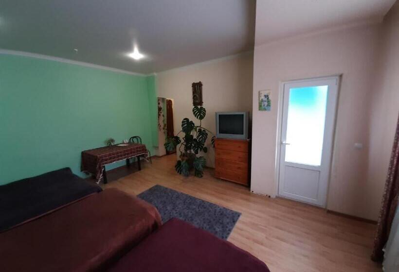 발코니가 있는 4인용 스탠다드 룸, лагуна