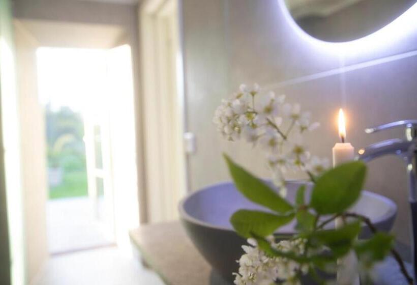 מיטת קינג בסוויטה, L Persnäs