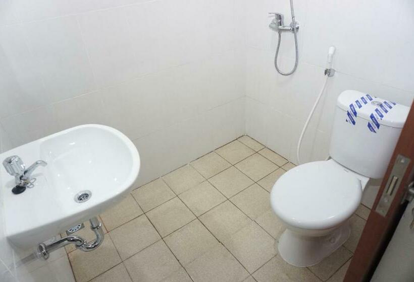 חדר משפחתי, Lombok Mayura