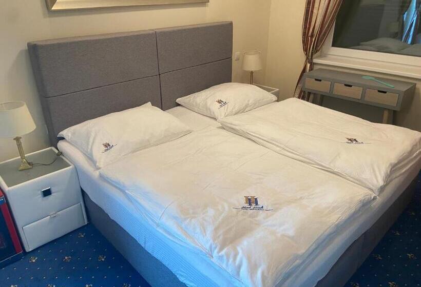 Семейный Номер Deluxe, Restaurant Hesch