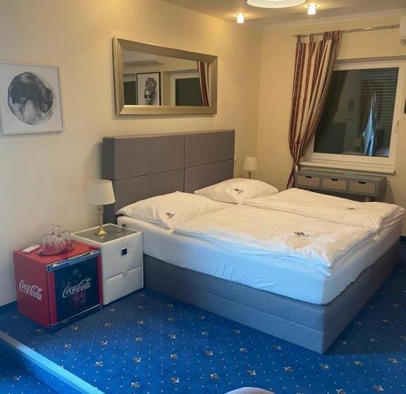 Семейный Номер Deluxe, Restaurant Hesch