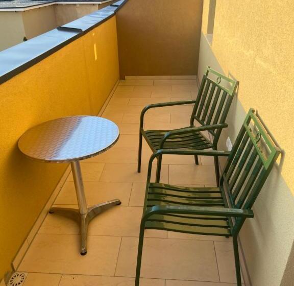 Полулюкс, Restaurant Hesch