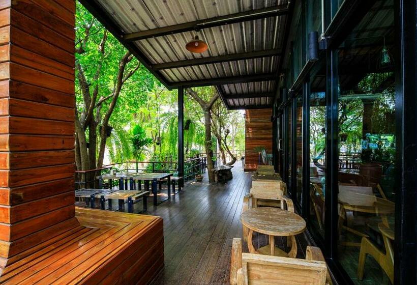 Deluxe-huone, วันสุขรีสอร์ทสุโขทัย