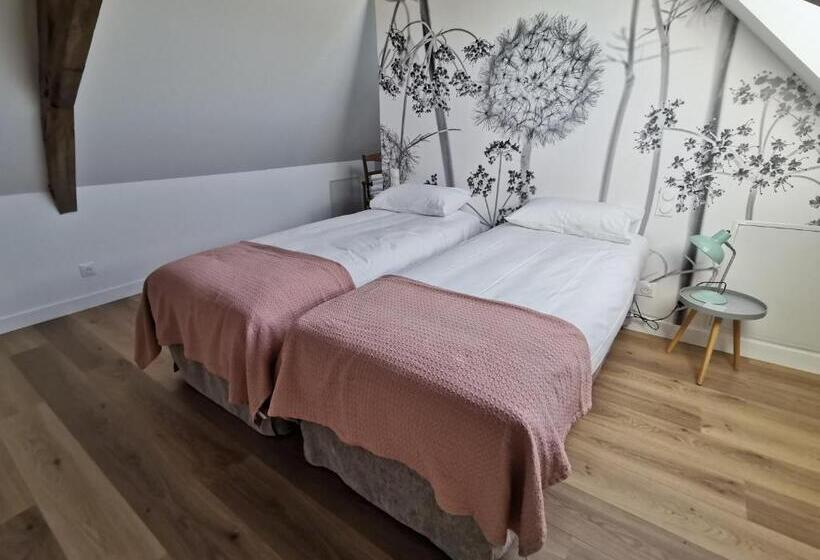 חדר סטנדרט לשלושה, Une Escale En Berry