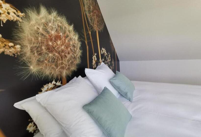 חדר סטנדרט לשלושה, Une Escale En Berry