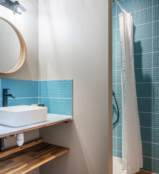 חדר משפחתי, Une Escale En Berry