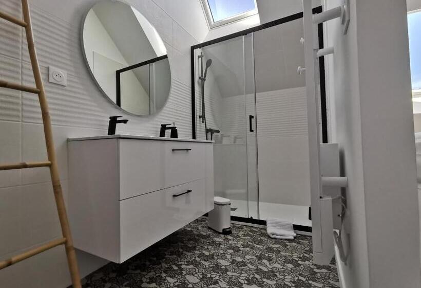 חדר סטנדרט לשלושה, Une Escale En Berry