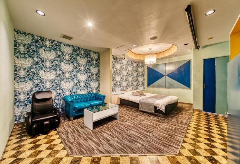 اتاق لوکس, Eldia Fukuchiyama