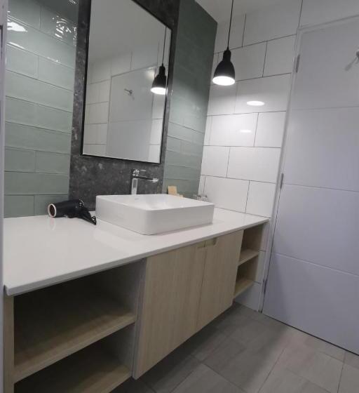 جناح, Greenhills Resort Si Racha