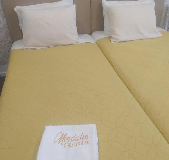 デラックスルーム, Mondalva   Guest House