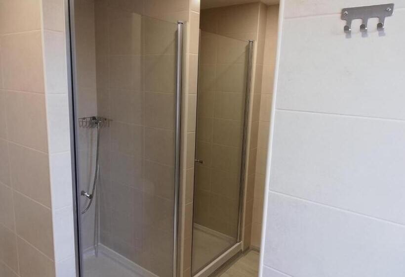 デラックスルーム, Mondalva   Guest House