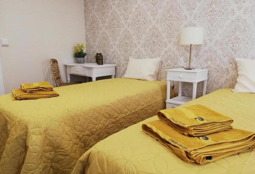 デラックスルーム, Mondalva   Guest House