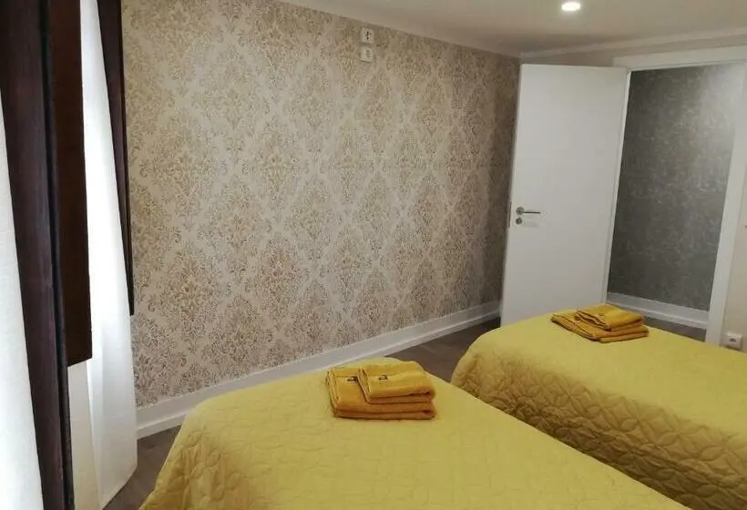 デラックスルーム, Mondalva   Guest House
