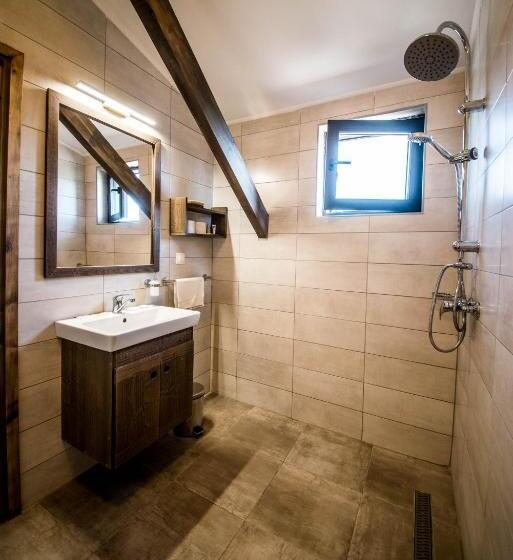 标准间, Lina Agropanzió