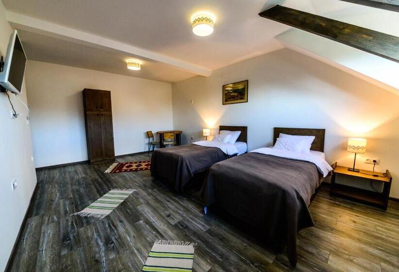 豪华房间, Lina Agropanzió